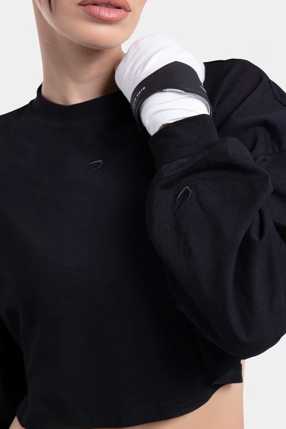 스트라이크 오버사이즈 크롭 롱슬리브 티셔츠 블랙